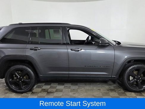 Used 2023 Jeep Grand Cherokee Altitude image 9