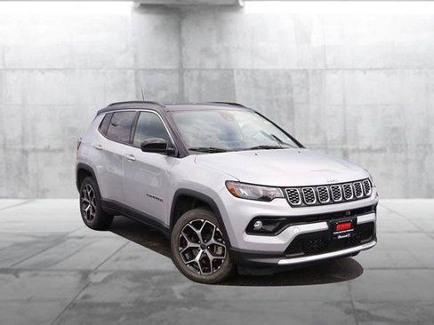 Used 2025 Jeep Compass Limited AWD/4WD image 2