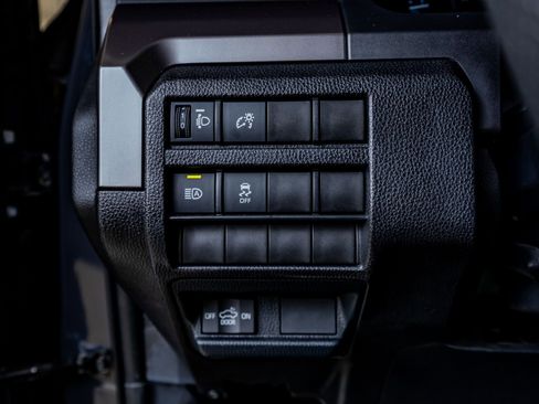 Used 2025 Toyota Tacoma TRD Off-Road image 22