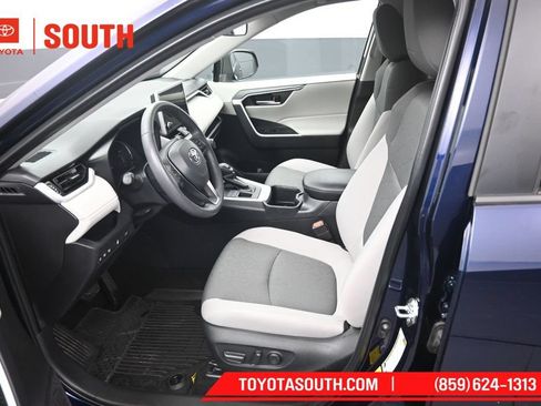 Used 2025 Toyota RAV4 XLE w/ Convenience Package AWD/4WD image 9