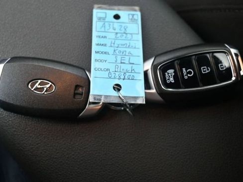 Used 2023 Hyundai Kona SEL AWD/4WD image 16