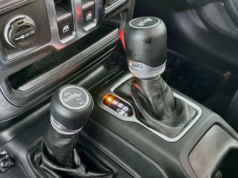 Used 2021 Jeep Wrangler Sport AWD/4WD image 23