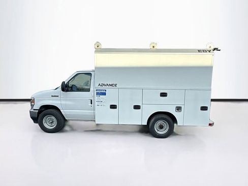 New 2026 Ford E-350 and Econoline 350 Super Duty w/ Power Equipment Group RWD image 3