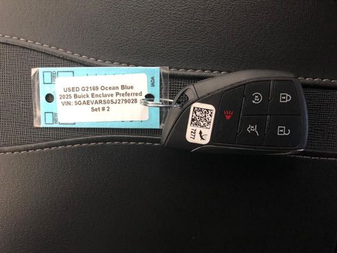 Used 2025 Buick Enclave Preferred AWD/4WD image 22