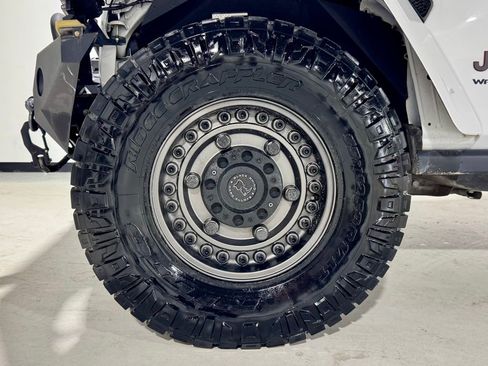 Used 2020 Jeep Wrangler Unlimited Rubicon w/ LED Lighting Group image 31