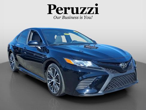 Used 2019 Toyota Camry SE w/ Convenience Package image 1