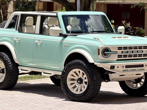 Used 2025 Ford Bronco Outer Banks AWD/4WD image 13