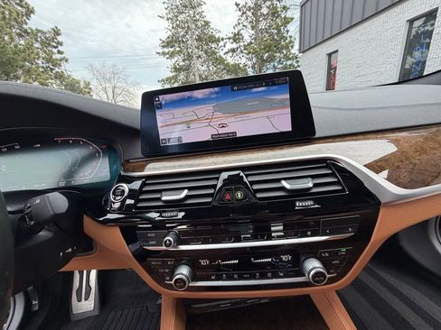 Used 2020 BMW 540i xDrive w/ M Sport Package image 30