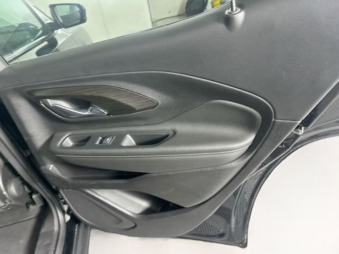 Used 2024 GMC Terrain SLE image 29