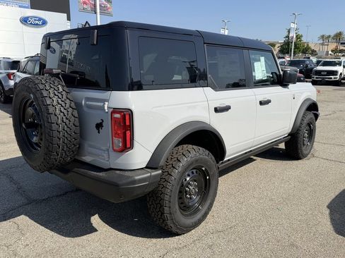 New 2026 Ford Bronco Outer Banks w/ Sasquatch Package AWD/4WD image 6