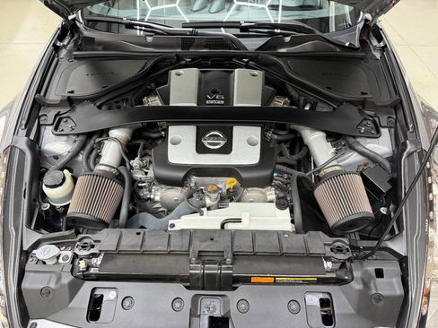 Used 2009 Nissan 370Z Touring w/ Sport Pkg RWD image 7