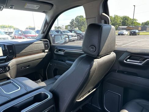 Used 2022 GMC Sierra 1500 SLT w/ SLT Premium Plus Package AWD/4WD image 11