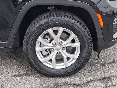 Used 2023 Jeep Grand Cherokee Limited AWD/4WD image 8