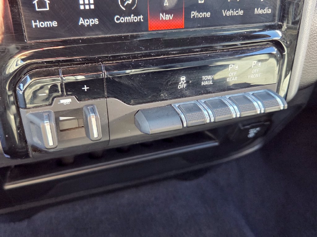 Used 2024 RAM 2500 Big Horn w/ Safety Group AWD/4WD image 21