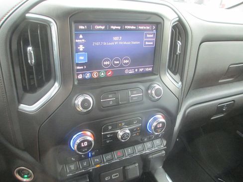 Used 2022 GMC Sierra 2500 AT4 w/ AT4 Premium Plus Package image 30