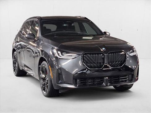 Used 2025 BMW X3 xDrive30i w/ Premium Package image 3