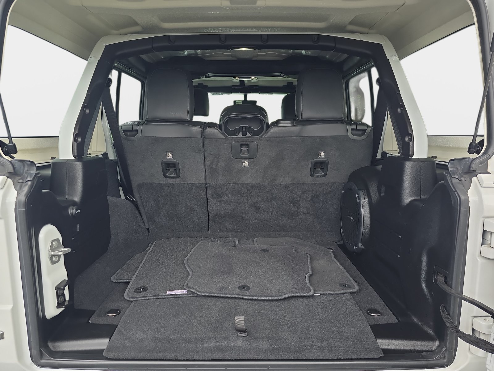 Used 2021 Jeep Wrangler Unlimited Sahara AWD/4WD image 13