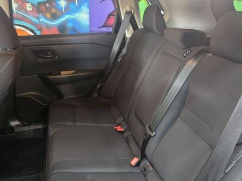 Used 2024 Nissan Rogue S AWD/4WD image 17
