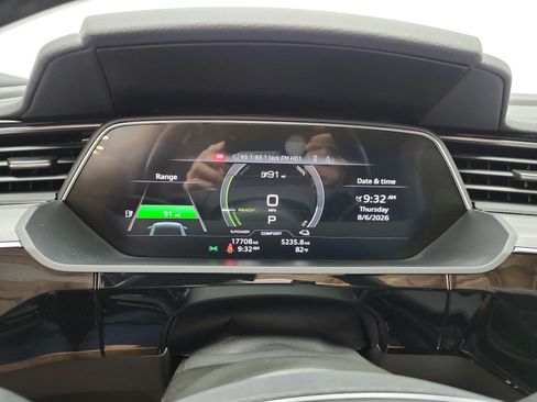 Used 2024 Audi Q8 e-tron Premium Plus w/ Premium Plus Package AWD/4WD image 10