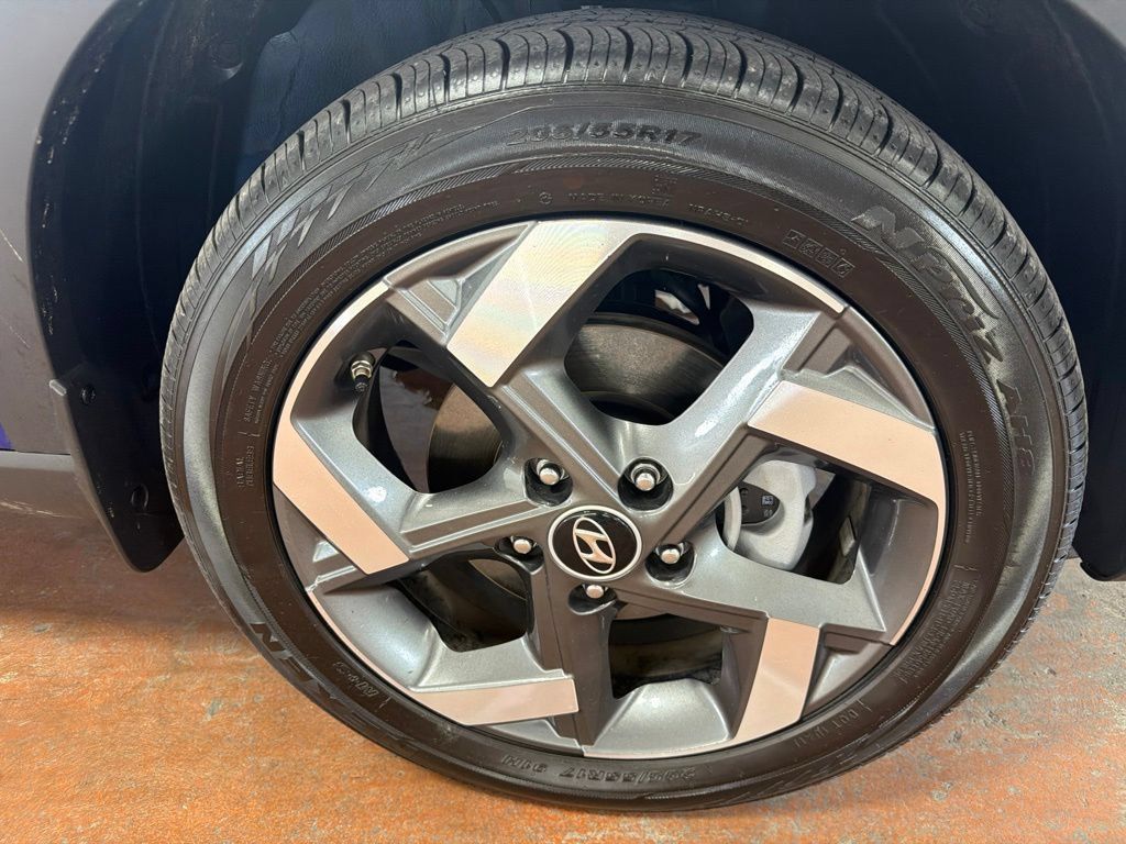 Certified 2026 Hyundai Venue SEL FWD image 11