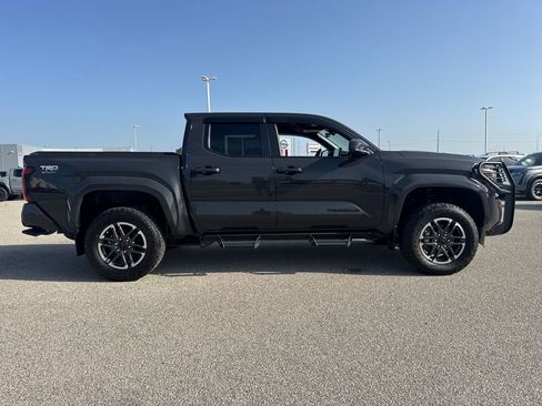 Used 2024 Toyota Tacoma TRD Sport AWD/4WD image 7