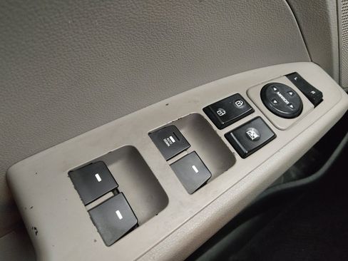 Used 2020 Hyundai Elantra SE FWD image 27
