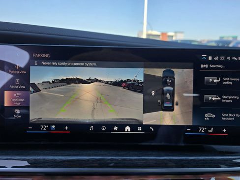 New 2025 BMW 750e xDrive w/ Premium Package image 18