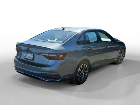 Used 2024 Volkswagen Jetta Sport FWD image 5