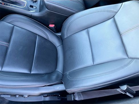 Used 2023 Chevrolet Traverse RS image 19