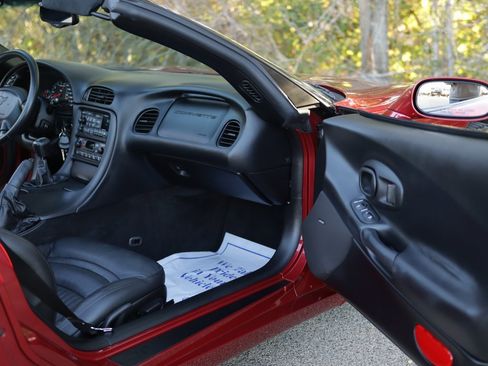 Used 2002 Chevrolet Corvette Coupe w/ Preferred Equipment Group2 image 28