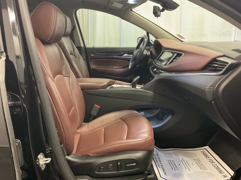 Used 2021 Buick Enclave Avenir w/ Avenir Technology Package AWD/4WD image 32