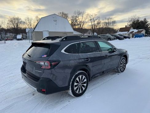 Used 2023 Subaru Outback Limited image 6