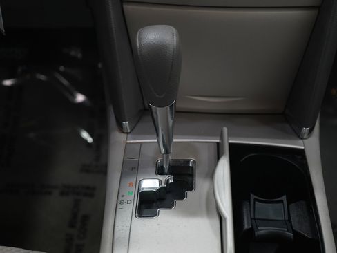 Used 2011 Toyota Camry LE w/ LE Extra-Value Pkg image 16