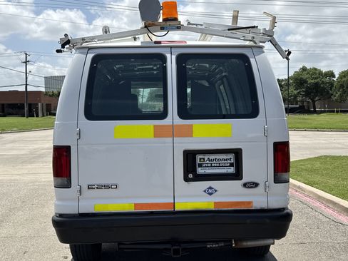 Used 2010 Ford E-250 and Econoline 250 image 4