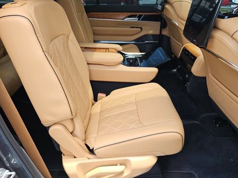 Used 2024 Jeep Grand Wagoneer L Series III w/ Rear Seat Video Group 1 AWD/4WD image 14