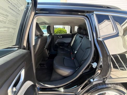Used 2022 Jeep Compass Latitude AWD/4WD image 87