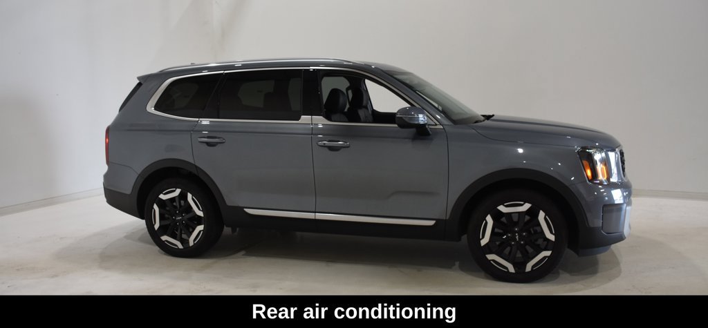 Used 2025 Kia Telluride S AWD/4WD image 3