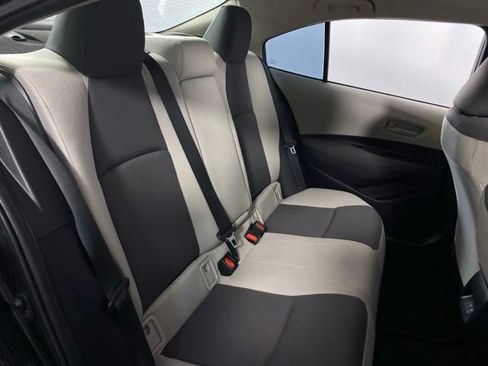 Used 2025 Toyota Corolla LE FWD image 17