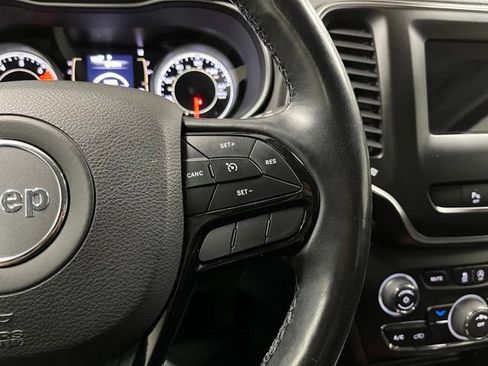 Used 2021 Jeep Cherokee Latitude Plus FWD image 27