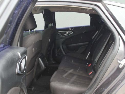 Used 2015 Chrysler 200 Limited w/ Convenience Group image 7