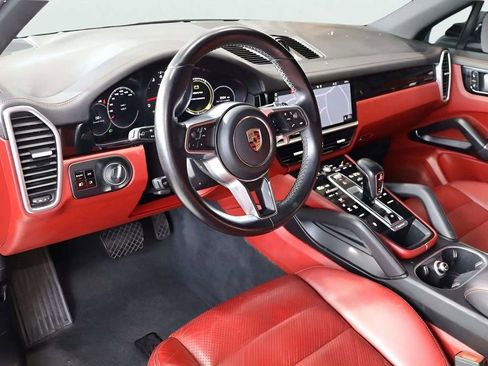 Used 2019 Porsche Cayenne image 26