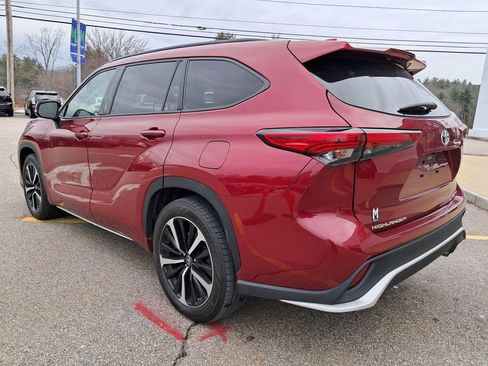 Used 2022 Toyota Highlander XSE image 3