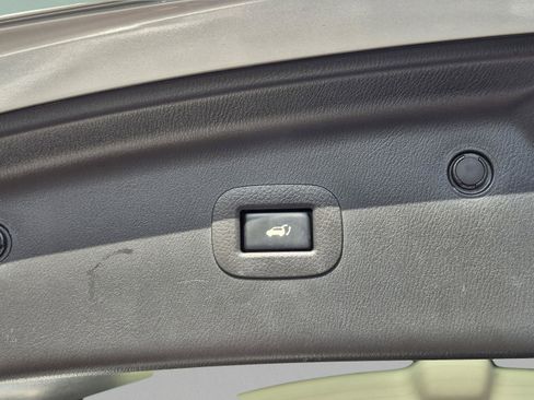 Used 2018 Nissan Armada Platinum w/ Captain Seat Package RWD image 12