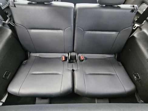 Used 2024 Mitsubishi Outlander SE image 28