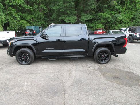 Used 2025 Toyota Tundra SR5 w/ SR5 Premium Package AWD/4WD image 2