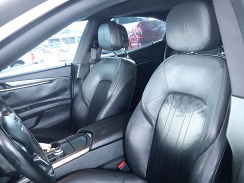 Used 2018 Maserati Ghibli RWD image 15
