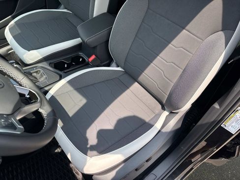 New 2025 Volkswagen Taos SE image 17