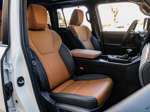 Used 2025 Lexus GX 550 image 44