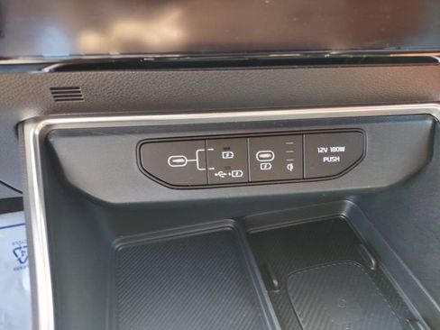 Used 2026 Kia Carnival EX FWD image 16