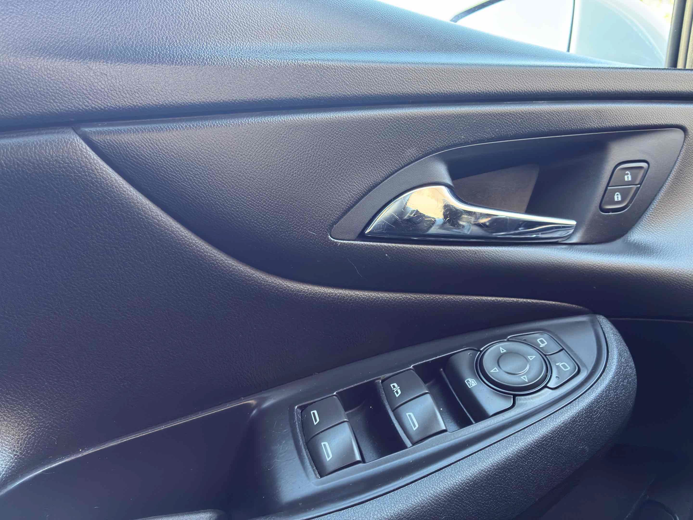Used 2018 Chevrolet Volt Premier FWD image 34